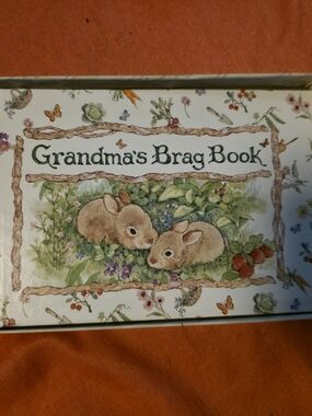 4/$25 Deal! Vintage Grandma Photo Book - Floral Bunny Brag Book